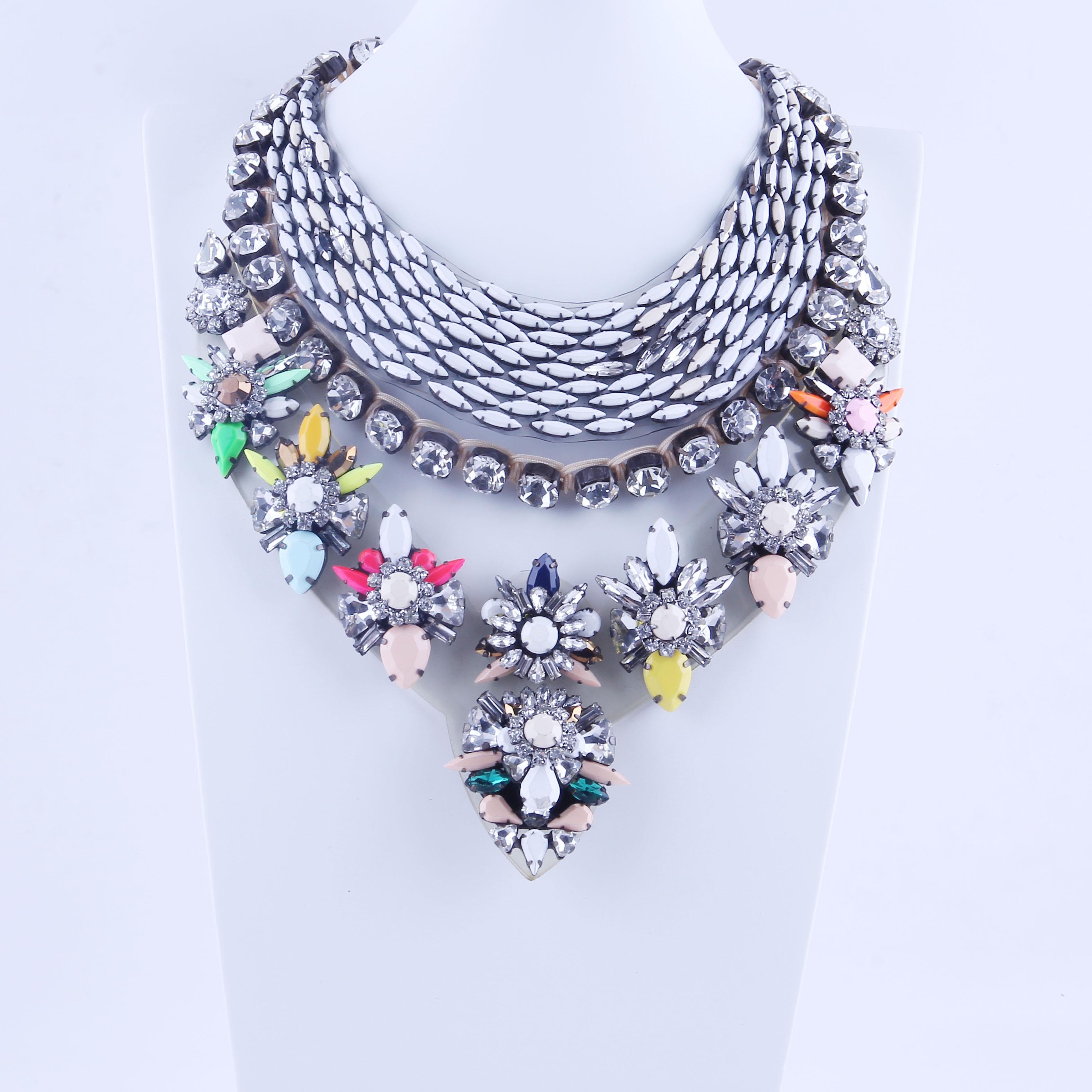 

Necklaces SALES Vintage High Qulity Necklaces Wholesale Shourouk Choker Statement Necklace Pendant Fower Women Jelwery 233