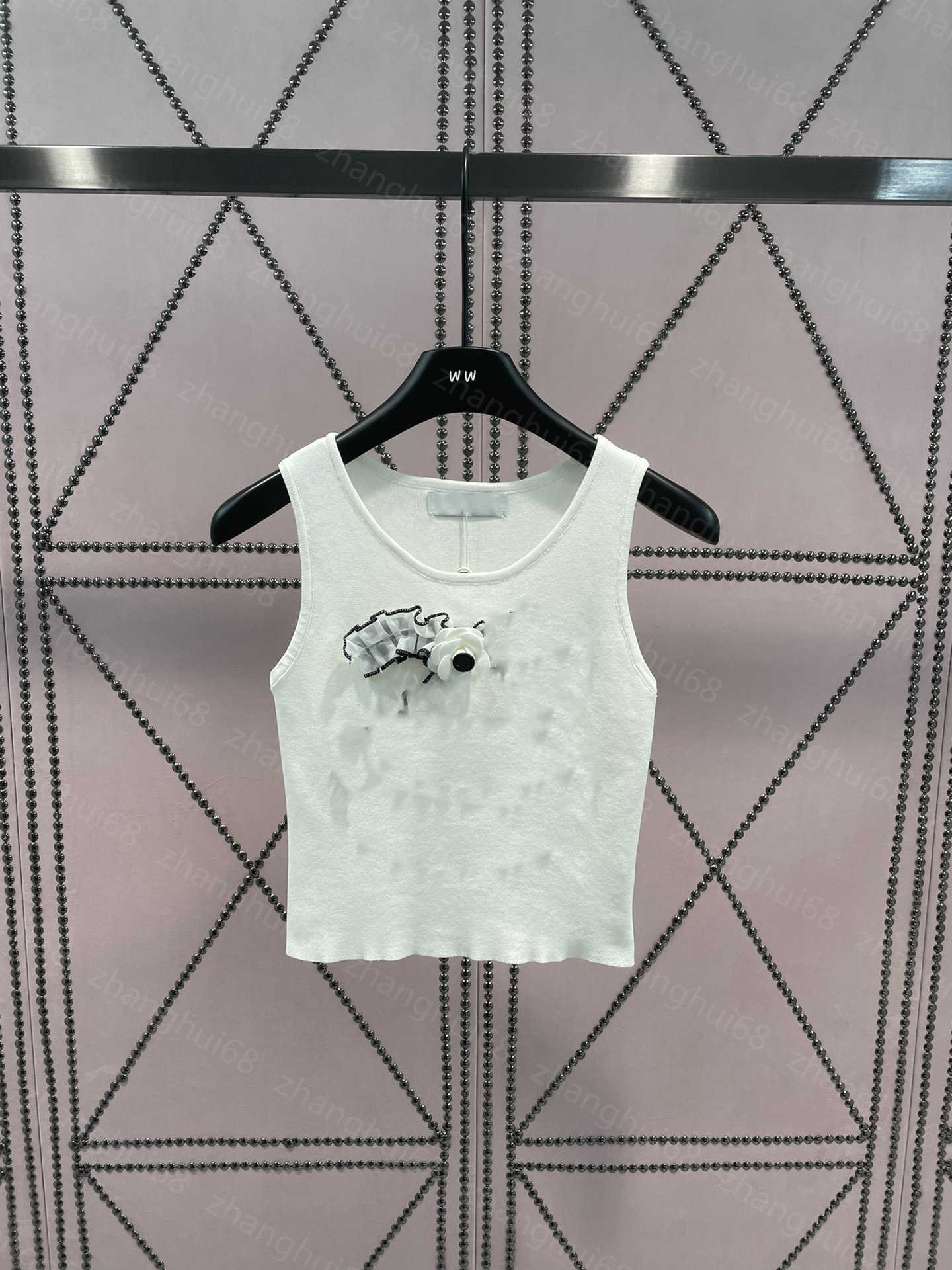 

23ss Womens Knits womens designer clothing Three-dimensional Camellia woven gold thread ribbon letter double C knitted camisole top High quality womens clothes, 18