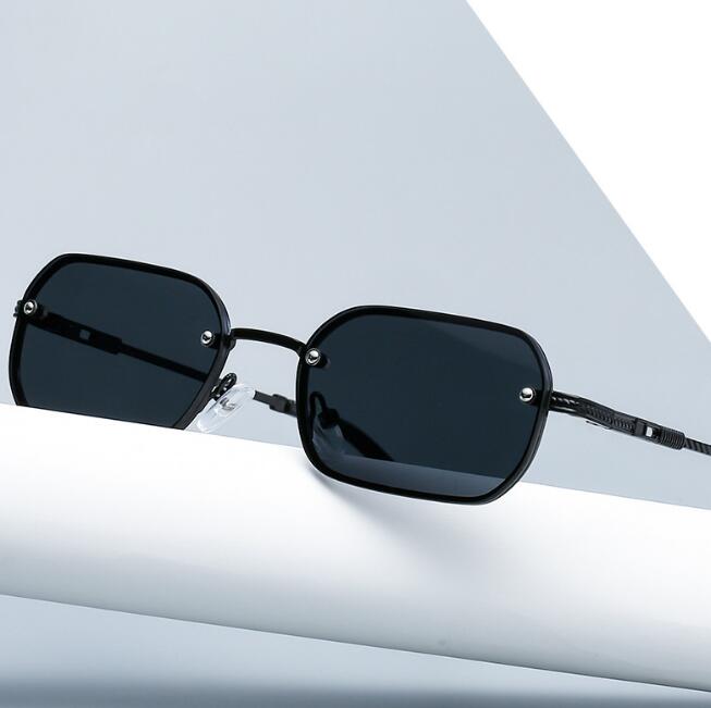 

Exquisite metal frame superclear women's sunglass high quality lens glasses personality men's beach travel discoloration sunglasses multiple colors