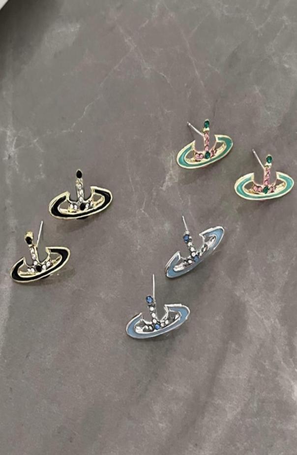 

Cute Saturn Stud Earring Women Cross Planet Earrings Fashion Jewelry for Gift Party8575805