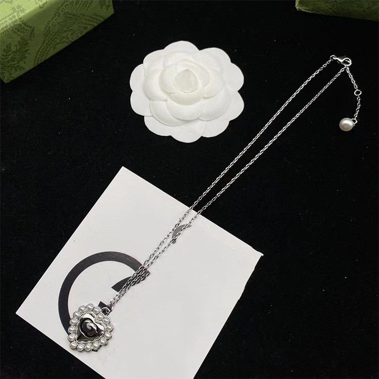 

Designer retro trend double G letter heart fashion high grade neckline female charm anniversary jewelry