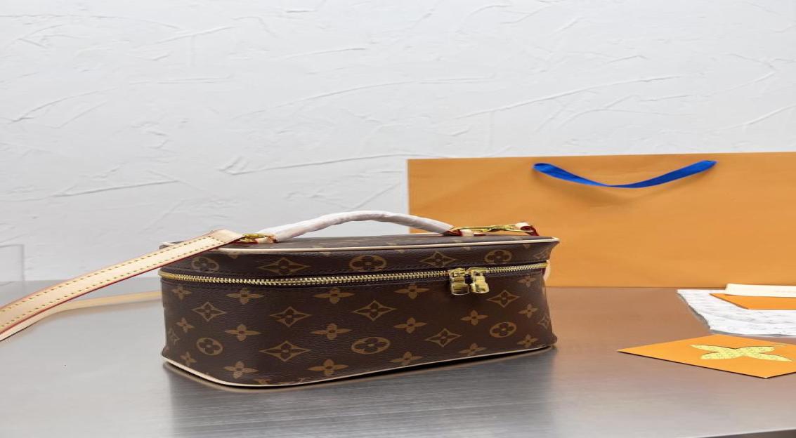 

254068 Class multifunctional oneshoulder makeup bag designed for ladies in brown1493560, Brown