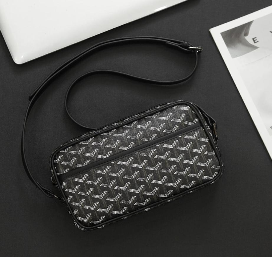 

Factory whole mens leather bags street trend printing backpacks Joker atmosphere light and comfortable men postman bag horizon7906040, Cream