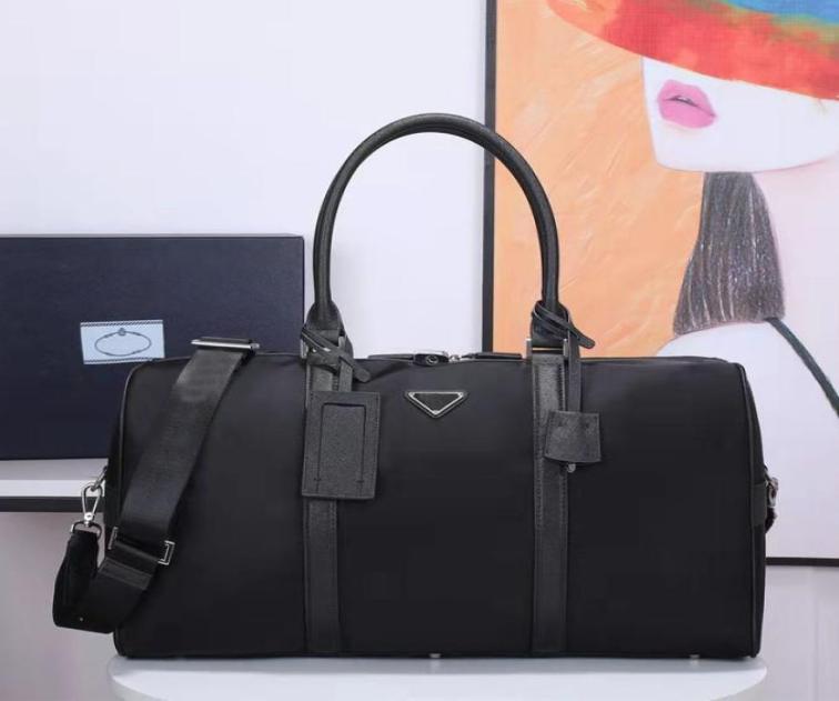 

Top Quality Large Capacity Duffle Bag Chain Travel Bags Outdoor Genuine Leather Polyester Plain Print Stripes Letter Soft Single O7037077, Cream