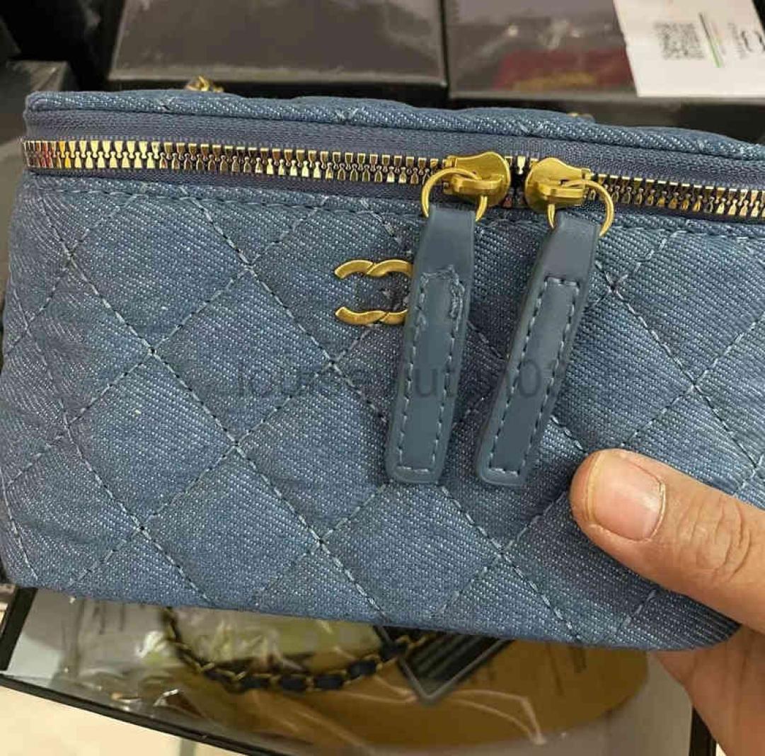 

Designer Channel Bag Tote Handbag Europe and America Man Woman Lovers Luxurious Fashion Single Shoulder Cross Slung Square Blue De3910409
