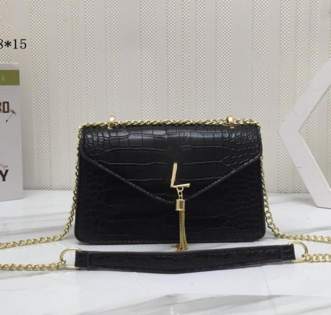 

2023 Luxury Designer Handbag Shoulder Bag Brand Seam Leather Ladies Metal Chain Clamshell Messenger Multiple colors Chain Bags fac4507145, Champagne