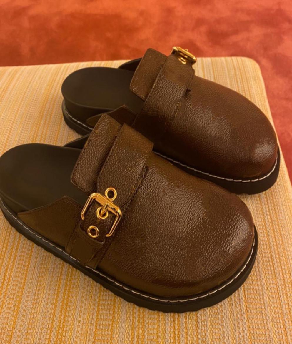 

Cosy Flat Comfort Clogs Mules Slippers 3 Colors Black Brown White Round Toe Scuffs Women Easy Slides2004798