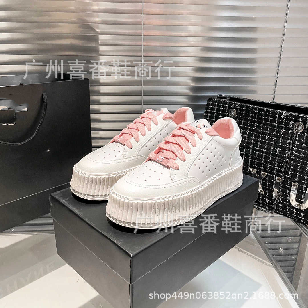 

Xiaoxiangjia Colored Lace up Panda Shoes New Spring/Summer 2023 Matsuke Bottom Lace up Pressed Print Couple Board Shoes, Black