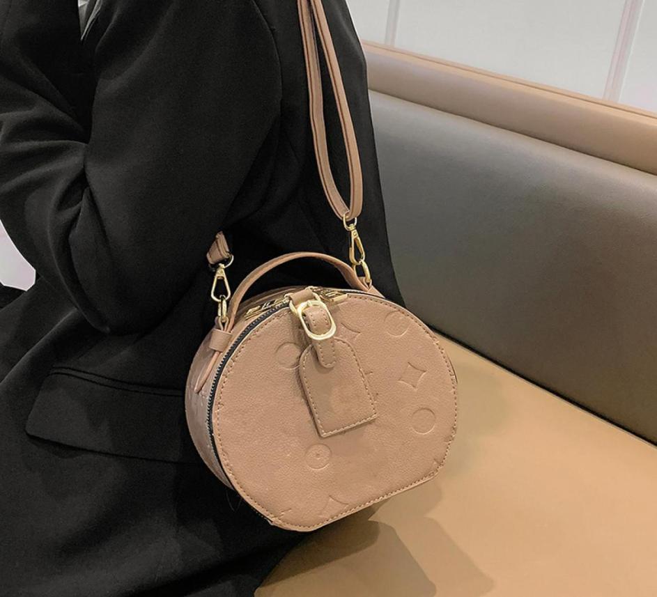 

2023 Luxury Designer Bag in Black Women039s Shoulder Bag Handbag and Crossbody with HighQuality Brand Available in Three 3087828, White