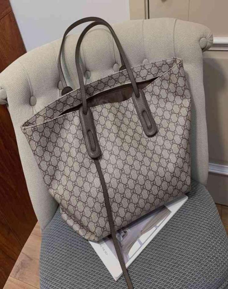 

2022 Factory Whole New Net red female class commuting short distance hand travel large capacity lightweight shoulder bag8004926, Khaki