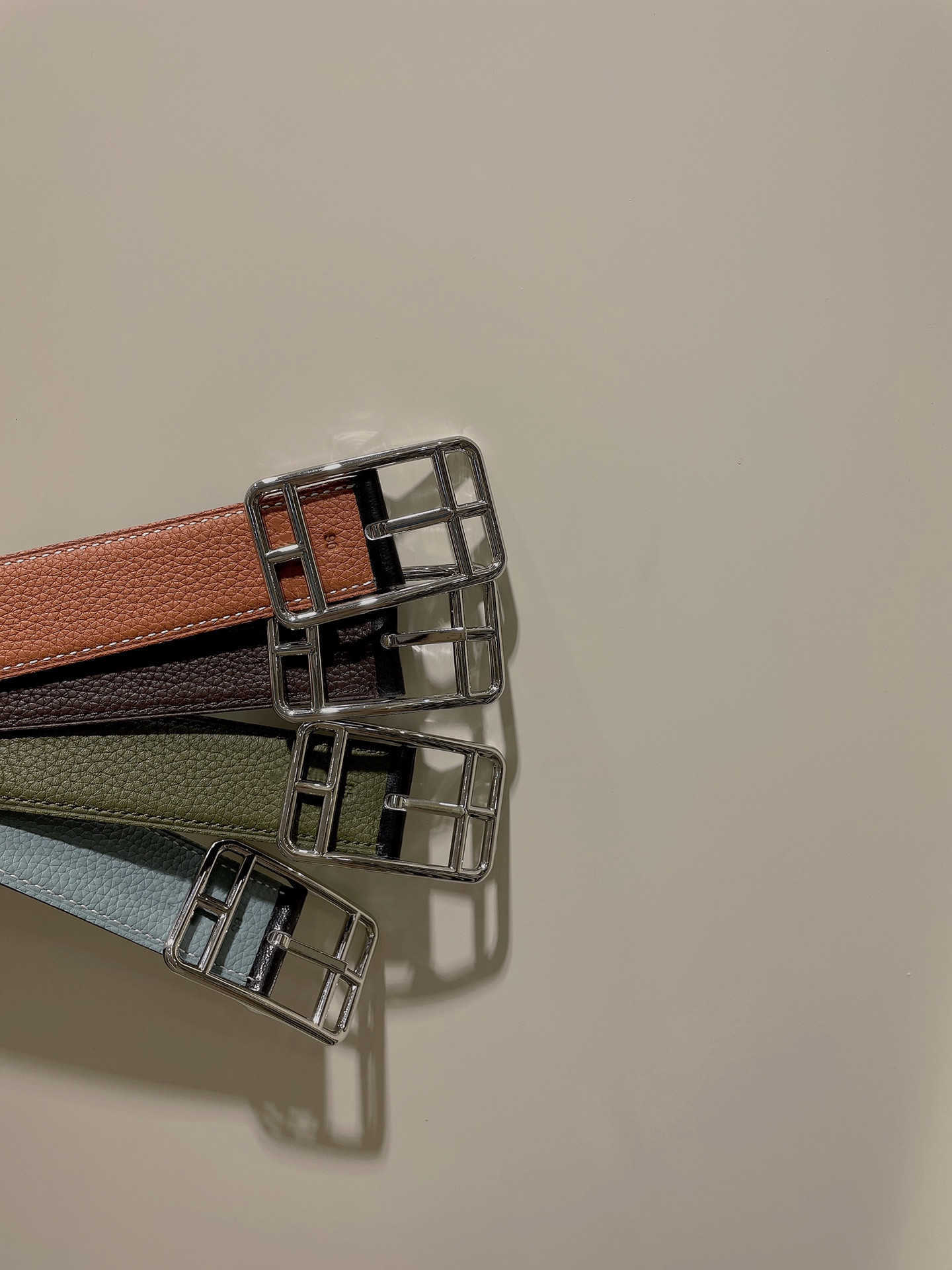 

Designer Classic H-shaped buckle for men's belt silver double-sided top layer cowhide business leisure fashion couple'sT0MC