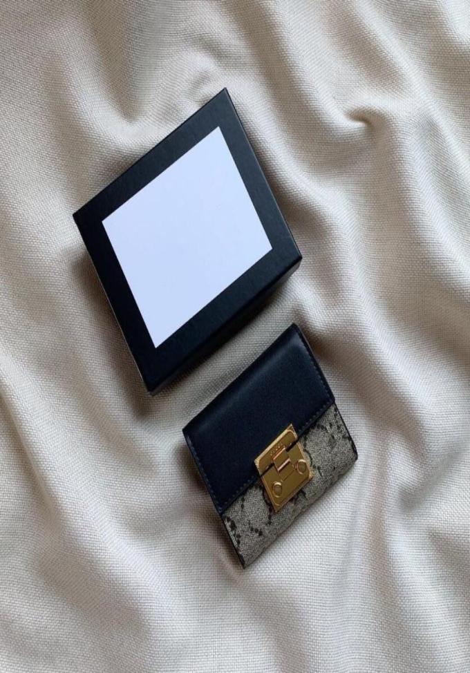 

Classic Embossed Letter Wallets Brand Fashion Metal Buckle Flap Wallet Luxury Designer Ladies Multi Card Slot Clutch Bags Ladies C6266106, Black