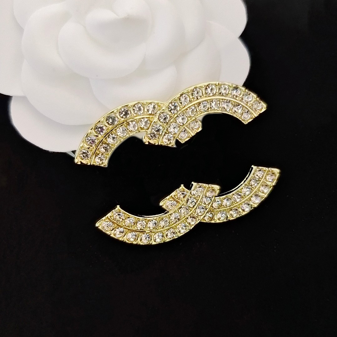 

Gold Pins Designer Brooches Stamp Clothing Jewelry Fashion Pearl 18K Gold Plated Mens Womens Brand Double Letter Pendant Brooche Sweater Suit Brought Pin