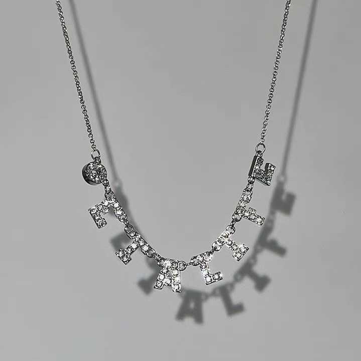 

Silver Empress Dowager Planet Saturn Diamond Set Zircon Shines Individualized Temperament Fashion Necklace Collar Chain