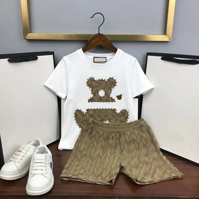 

Luxury Clothing Sets kids T-shirt black white monogrammed shortst fashion British fashion brand summer childrens treasures and girls cotton two piece Little Bear