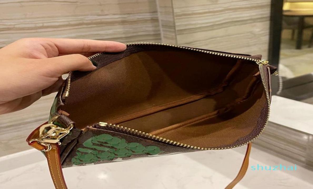 

DesignerWomen Evening Pochette Bag Luxury Designers Bags Paris Vintage Letters Graffiti Underarm Shoulder Handbag Leather Cross b8478836, Green