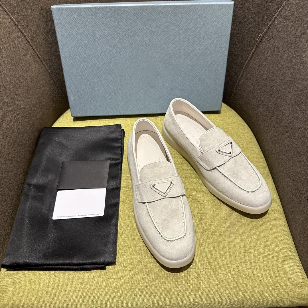 

Summer 2023 New Saint-Tropez Collection Loafers Classic Cashmere loafers Size 35-42, Color1