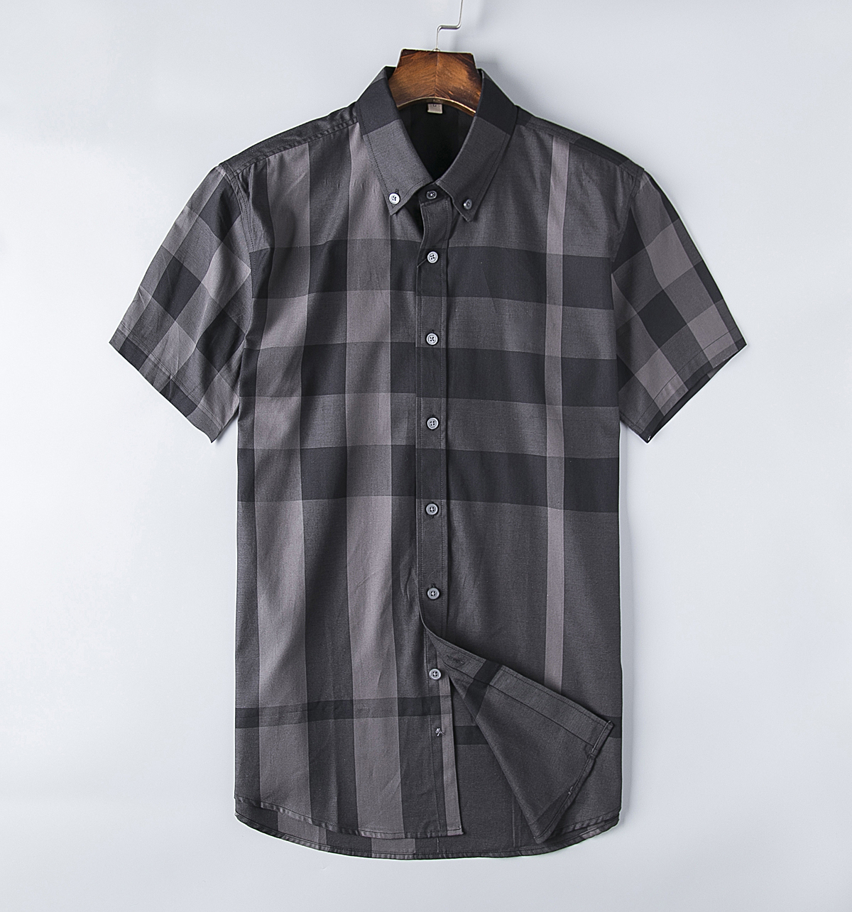 Chemise d'affaires pour hommes de luxe et de haute qualité chemise décontractée à carreaux chemise à manches courtes 3 couleurs disponibles dans