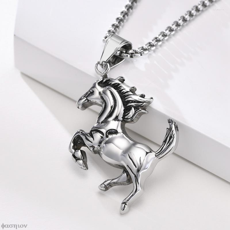

Pendant Necklaces Vintage Stainless Steel Horse Necklace For Men Personality Three-dimensional Animal Shape Sweater Chain Jewelry Hip Hop