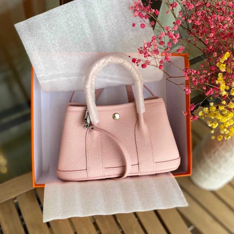 

2023 New Fashion Bag Luxury Designer Women's Garden Bag Fashion Versatile Vegetable Basket Dinner Party