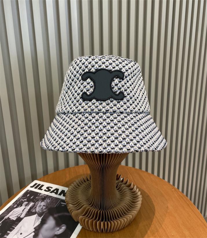 

Women Designer Bucket Hat Fashion Coarse Flower Baseball Caps Winter Luxury Cashmere Fisherman Hats Men Outdoor Travel Warm Beanie4362035, Red