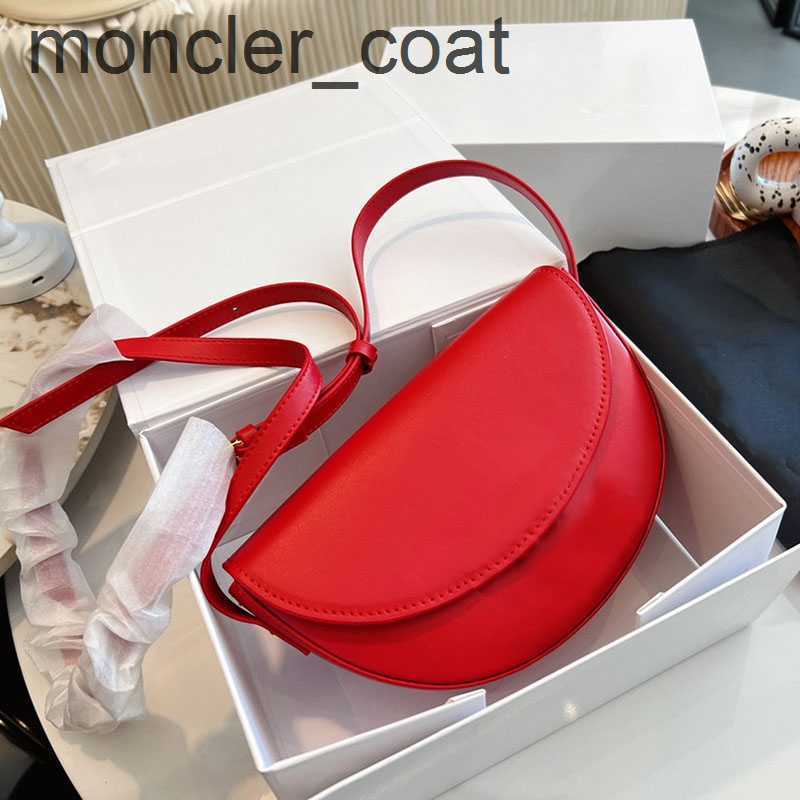 

Shoulder Bags Leather buckle shiny leather handbag TEEN BESACE 16 TRIOMPHE small pouch bags for women, Red