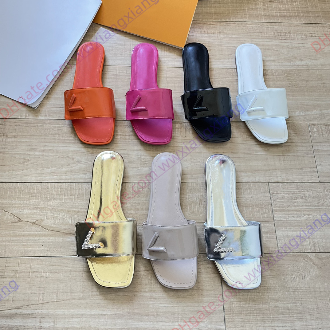 

Women Designer Shake Slippers Leather Fashion Open Toe Slipper Flat Bottom Summer Sandy Beach Shoes Sandals Designer New Style Women Leisure sliders