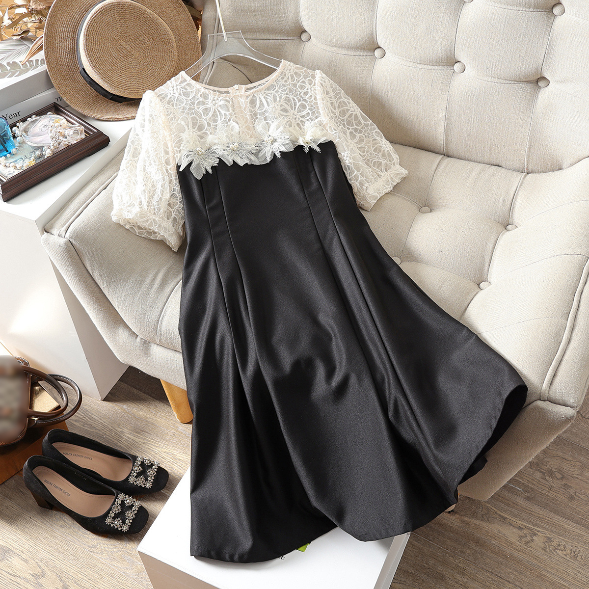 

2023 Summer Black Floral Embroidery 3D Flowers Beaded Dress Short Sleeve Round Neck Panelled Knee-Length Casual Dresses N3W171133