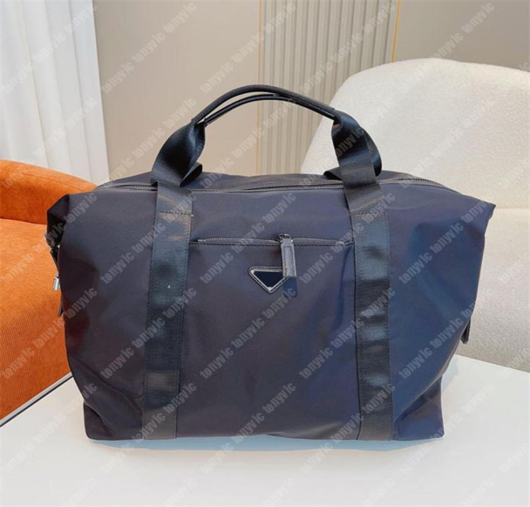

Luxury Mens Duffle Bags Nylon Womens Travel Bags Black Fashion Designer Luggage Brand Classic Casual Zipper Weekend Handbags 4 Sty4811665, Sky blue