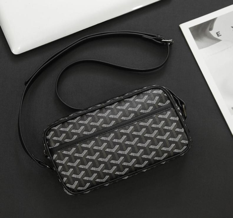 

Factory whole mens leather bags street trend printing backpacks Joker atmosphere light and comfortable men postman bag horizon7376253, Cream