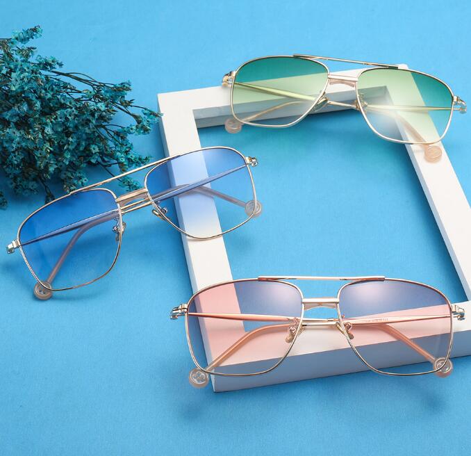 

Metal square frame superclear women's sunglass high quality lens glasses personality men's beach travel discoloration sunglasses multiple colors
