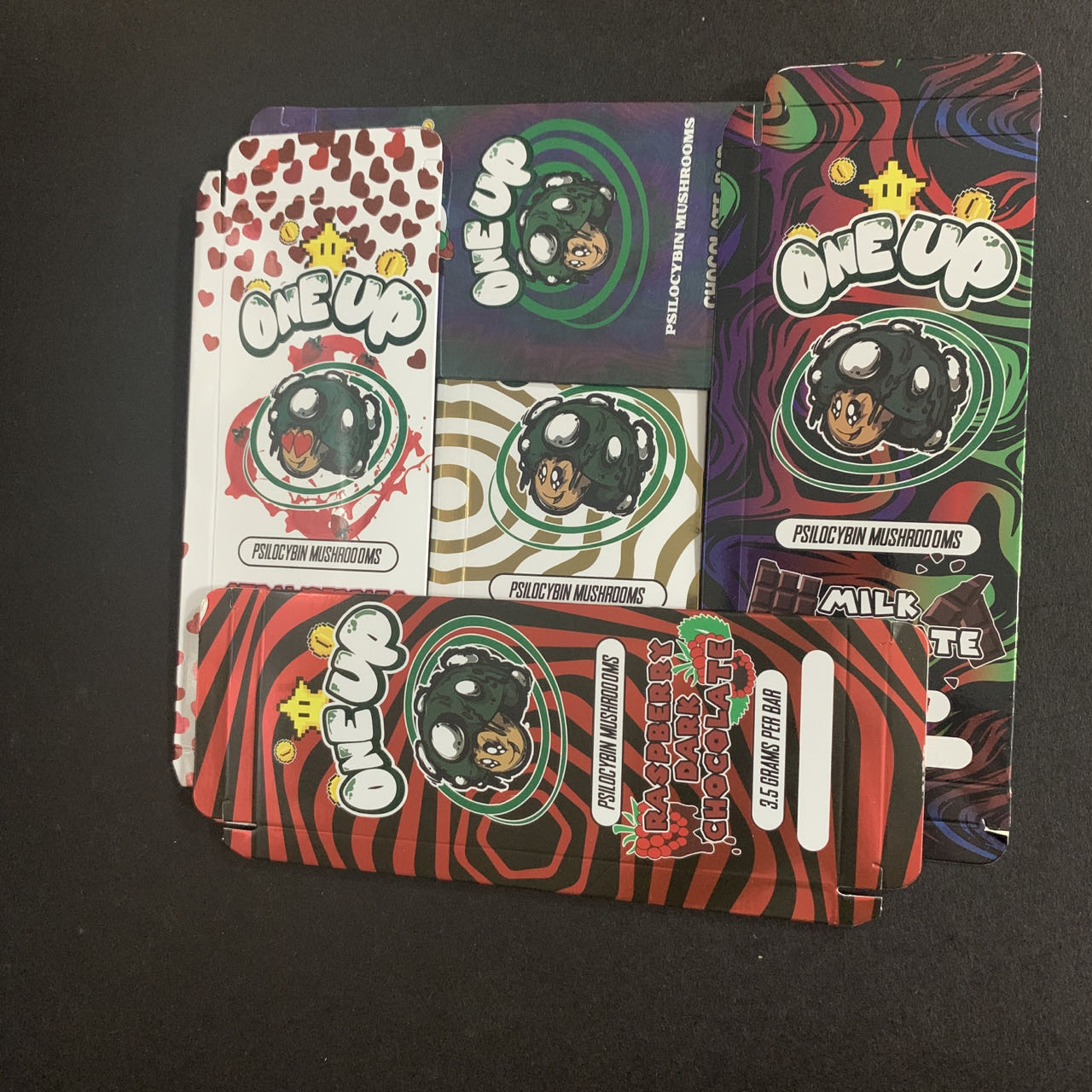 

New ONEUP Chocolate Bar Box 5 kinds of dark pomegranate Orange Magic Mushrooms ONE Ichon Chocolate box 3.5G strawberries cream chocolate ber