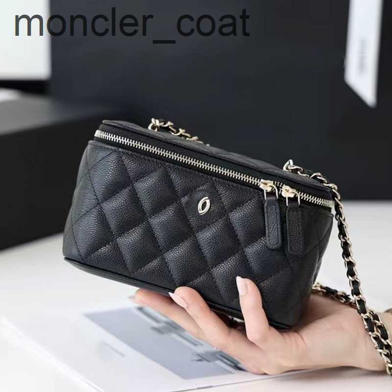 

Shoulder Bags Gold Ball Square Shoulder Handbag Purse Crossbody Makeup Bag Smooth Leather Stylish Gold Tone Black Chain Luxury Designer Women, Black 12x10.5x8 cm