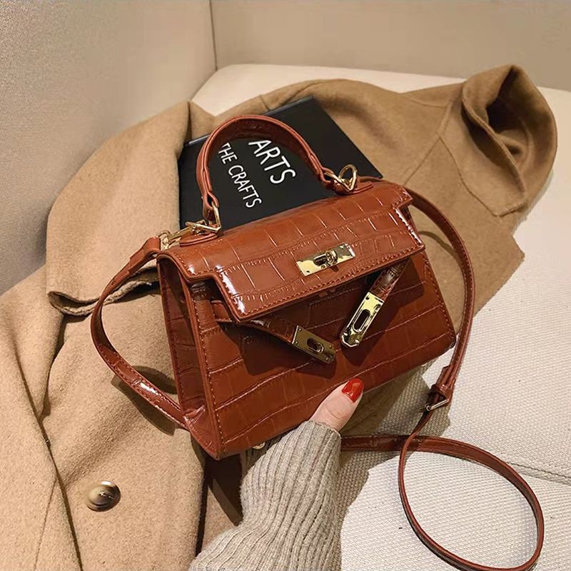 

Luxury designer Shoulder Bags Mini Handbags designer tote leather cross body women messenger bag lady purse simple design unique buckle Satchel bag HBP, White