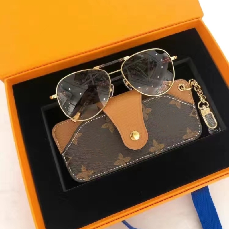 

Luxury Sunglasses Bag brand unisex Men Women Leather Key Ring Designer Sunglasses Cases Glasses clip bag Key pendant With Box