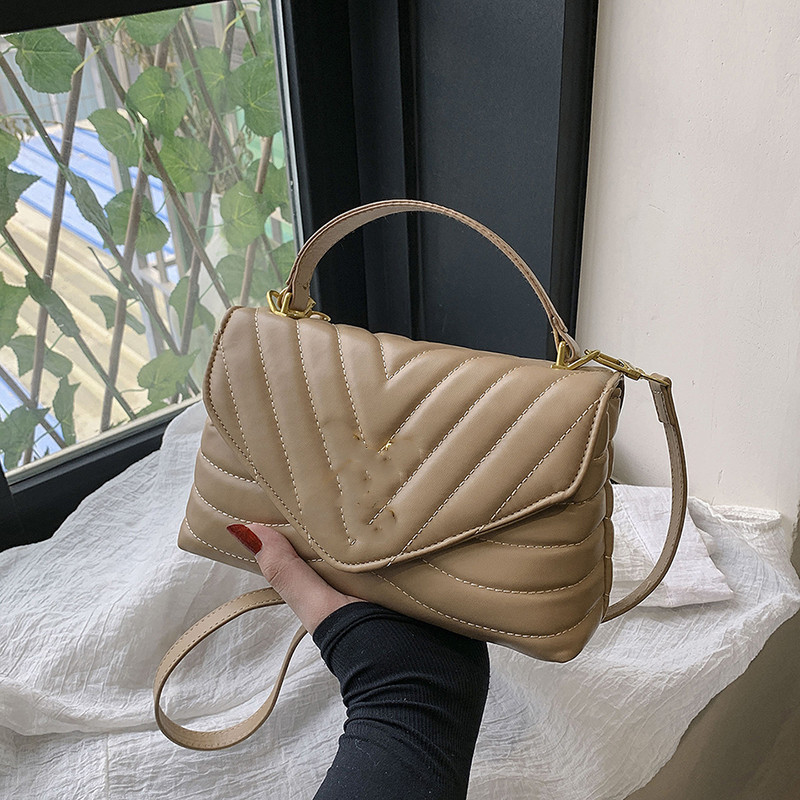 

Brand 2024 Day Packs Small Design Chain Bag Women's New Fashion Versatile INS High quality and atmospheric one shoulder crossbody bag, Khaki 833