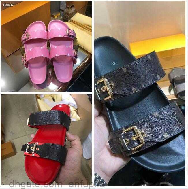 

2023 Classic slippers Summer woman beach Cartoon Big Head Slippers Designer Leather Flat woman Belt buckle sandals Hotel Bath men slippers, Brown