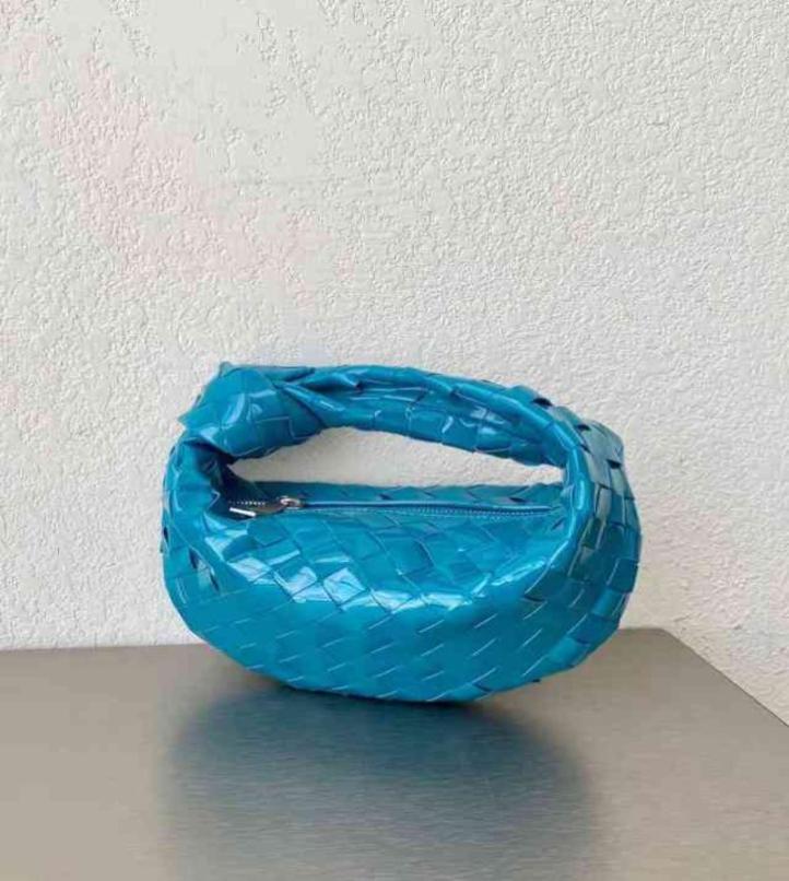 

Designer Handbags Bottegav Venetas Jodie 22 Min Patent Leather Handbag Shiny Triangular Woven Knotted Vintage Small Round Bag YW2G6433338, Blue
