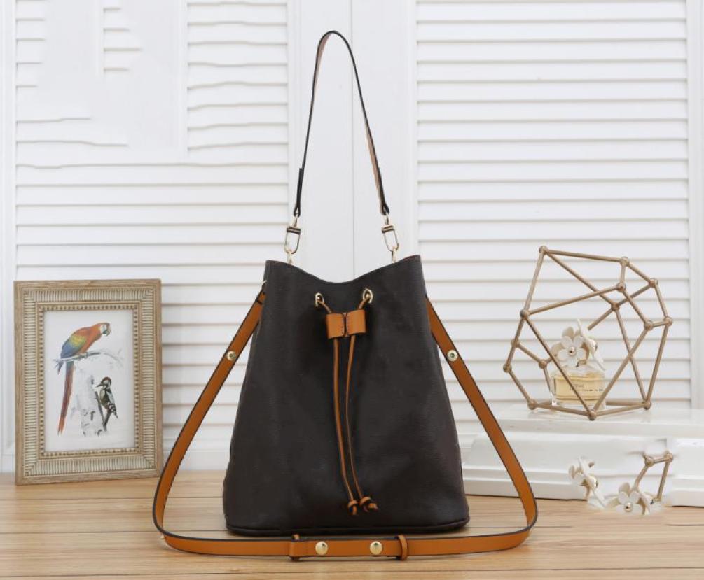 

brand Designers Women Designers Luxurys Bucket Bags High Quality Fashion handbag purses shoulder total bags shopping Beach Messeng3937124, White