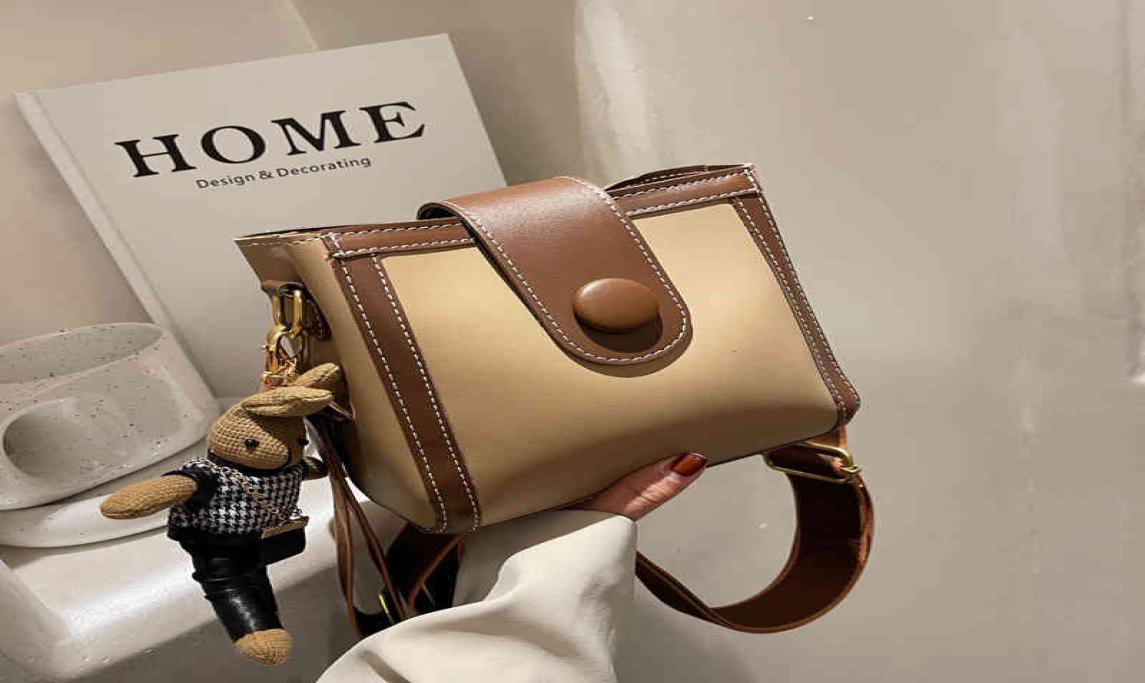 

Bags Handbags 2022 Color Matching Personalized Fashion Puppet Rabbit Pendant Small Square Wide Shoulder Belt Single Messenger4940690