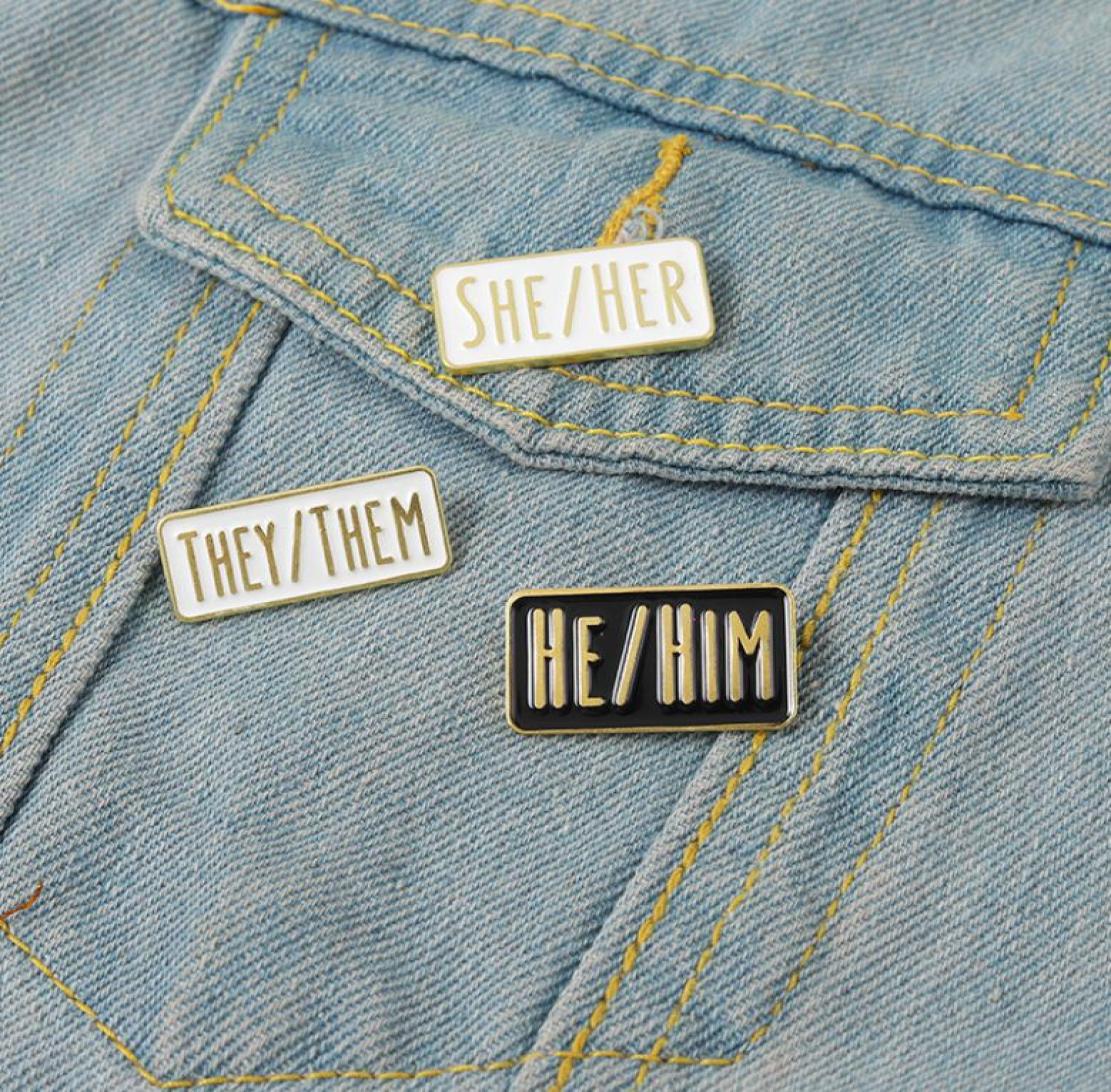 

Simple Pronouns Enamel Pins Custom HE HIM SHE HER THEY THEM Brooches Black White Lapel Badges Fun Jewelry Gift for Friends5268761