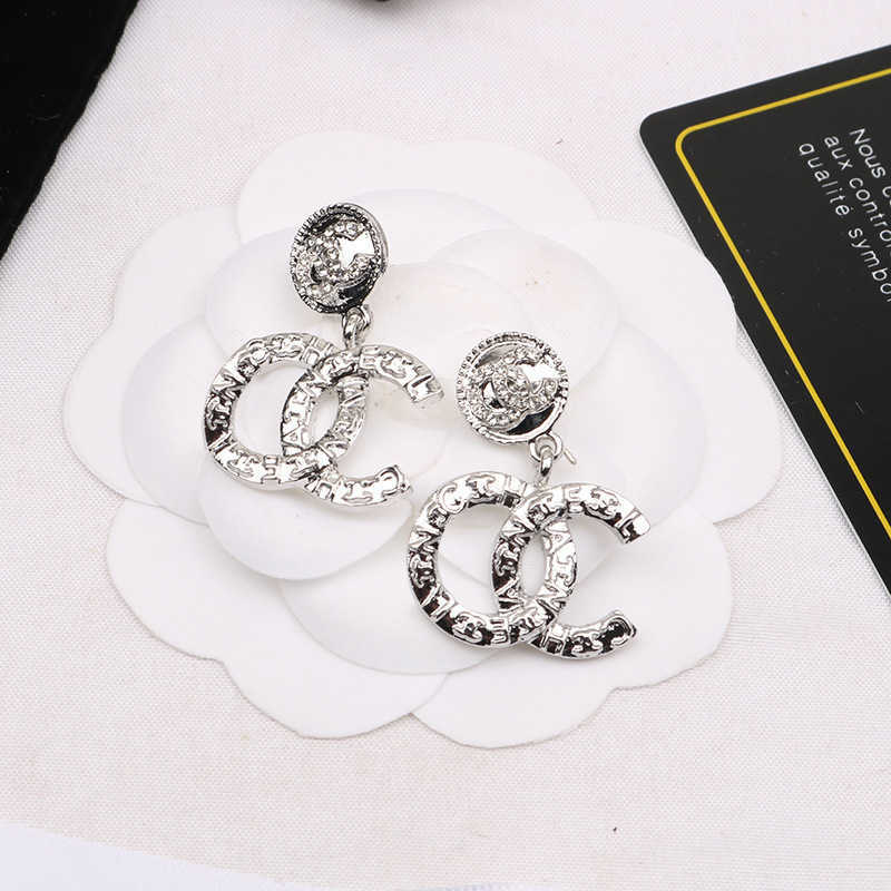 

Stud Luxury Women Fashion Earrings Designer C Letter Stud Retro Ring Pendant Top Quality Engagement Earring For Lady T230525