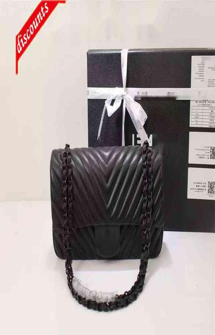

Brand Cc Bags Design Luxury Woman039s 1112 Letter v Shaped Plaid Shoulder Chain Bag with Black Chain Lambskin Handbag Vintage M6953649