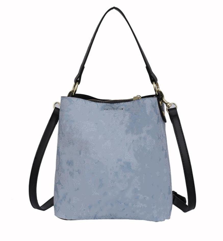 

23SS Men039s Day Packs Leather Shoulder for Casual grils Travel bag FAHSION Messenger Bags women Crossbody handbag 22x22x11cm5042565, Blue