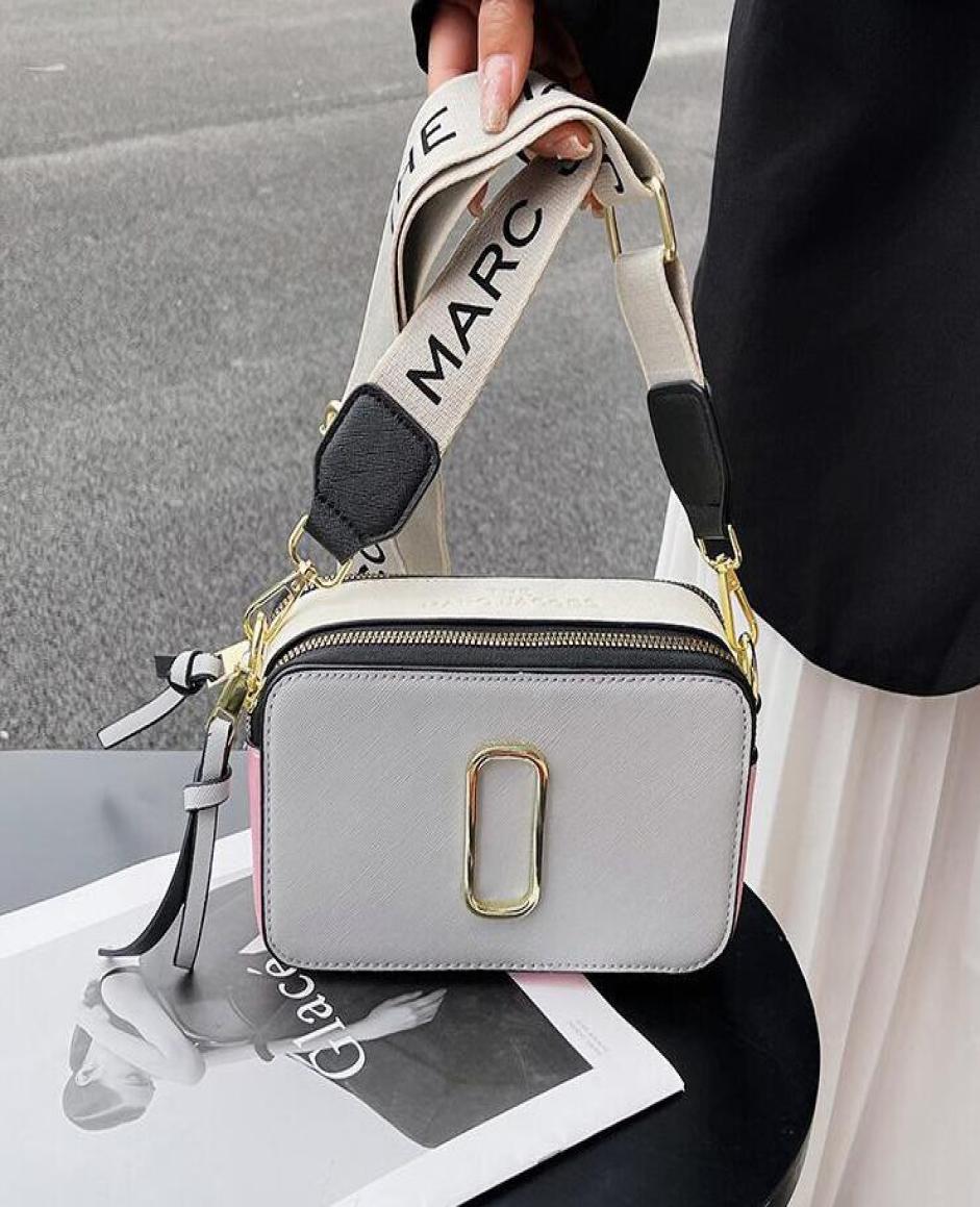 

Designer Women Bags New 2022 Contrast Color Small Square Bag Trend Letter Single Shoulder Messenger Bags Whole 20127cm M0035622756, Black