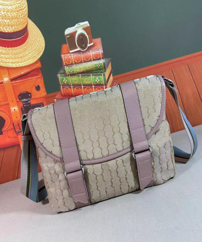 

2022 fashion mans messenger bag universal shoulder bags designer wallet sports beach backpack top quality leather 374429 coin purs4846615, Beige