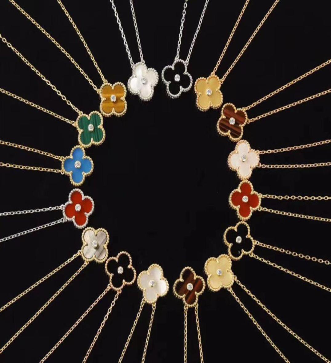 

Luxury VA Brand Clover Designer Pendant Necklaces Gold Black Blue White Pink Red Green Stone Sweet Flower 15mm 4 Leaf Diamond Chok9177469