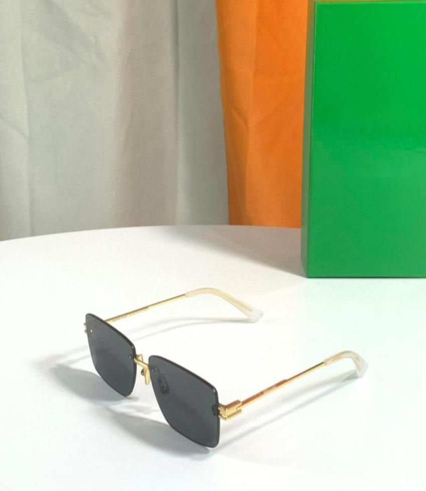 

Sunglasses For Women and Men Summer 1126S Style AntiUltraviolet Retro Plate Frameless Eyeglasses Random Box9404544