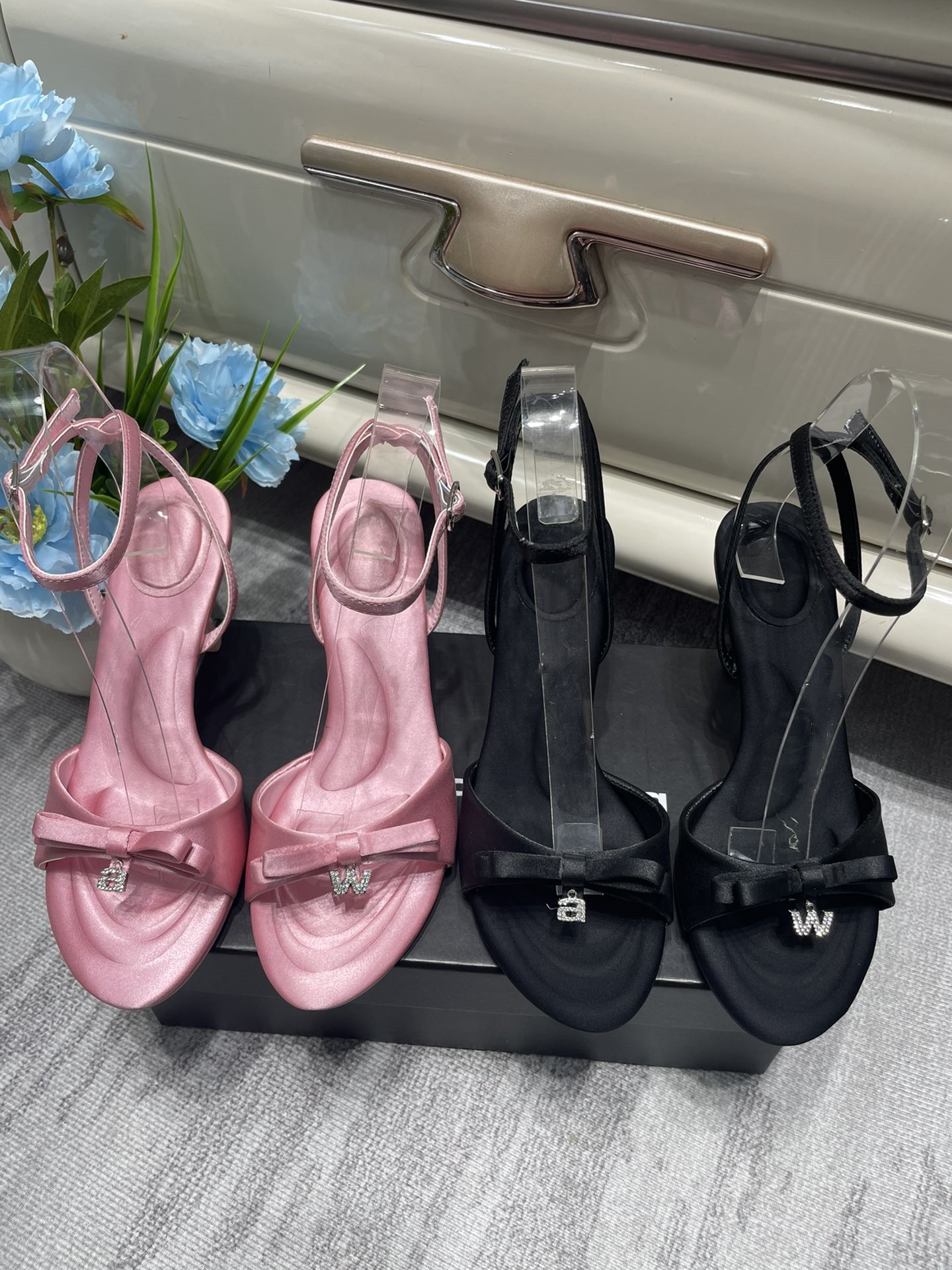 

Dress Shoes waterproof platform Aw square head wang silk satin forged face sandals women's middle heel open toe Lace-Up one-line buckle with Rhinestone letter slippers, Awg523-1
