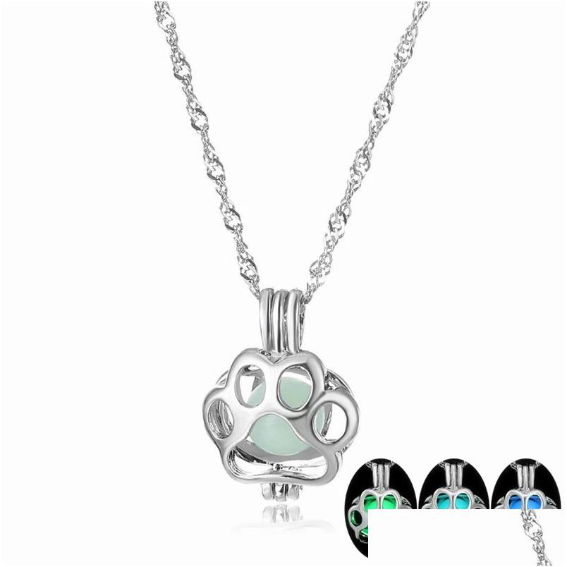 

Pendant Necklaces 3 Colors In Night Glowing Dog Paw Necklace For Women Fashion Luminous Pendants Jewelry Halloween Drop Delivery Dhujh